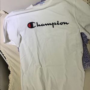 Chapmpion tee nwt size medium